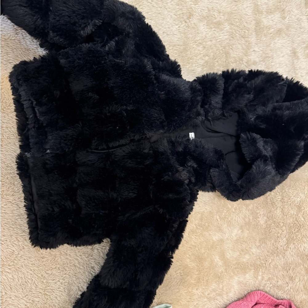 SHEIN Black Puffer Jacket Hooded Plush